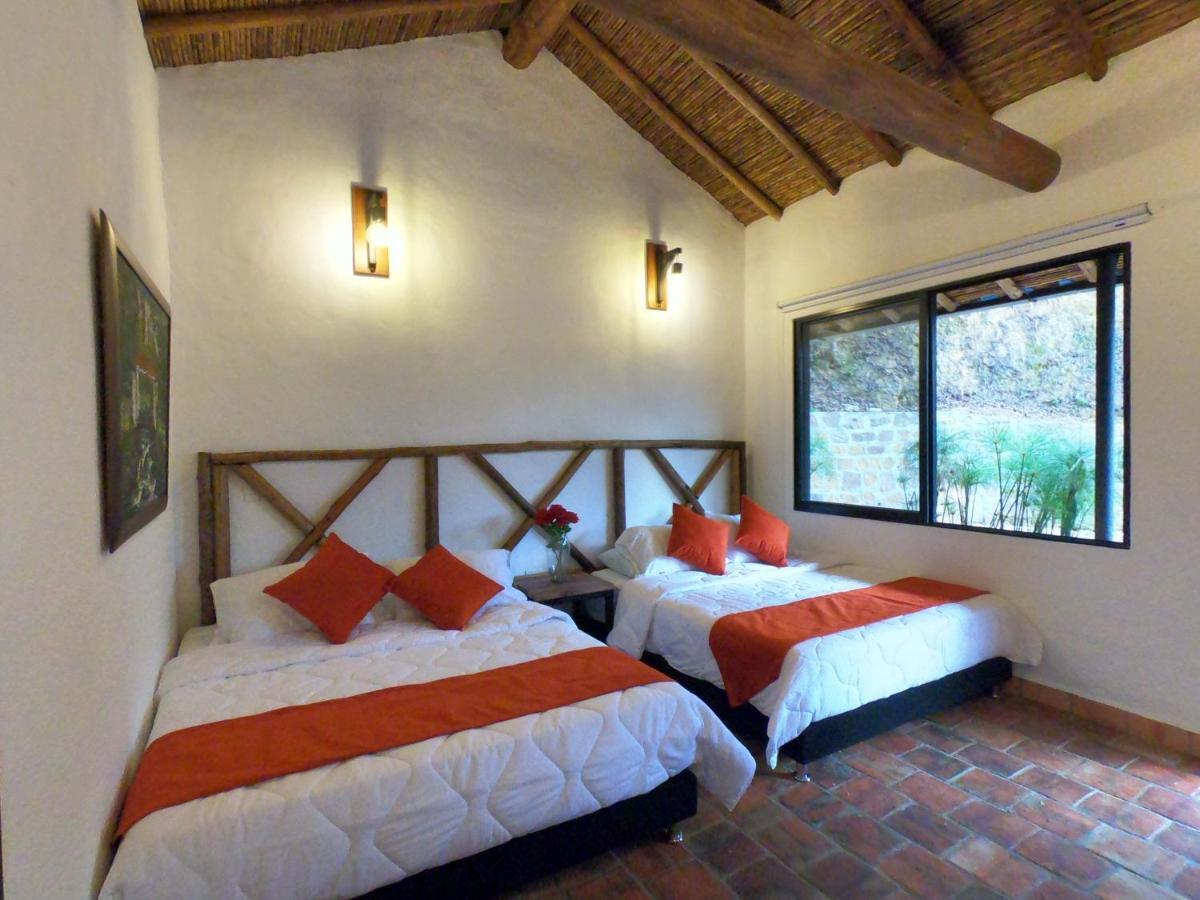 Hotel Casas De Campo El Ciruelo San Gil Exteriör bild