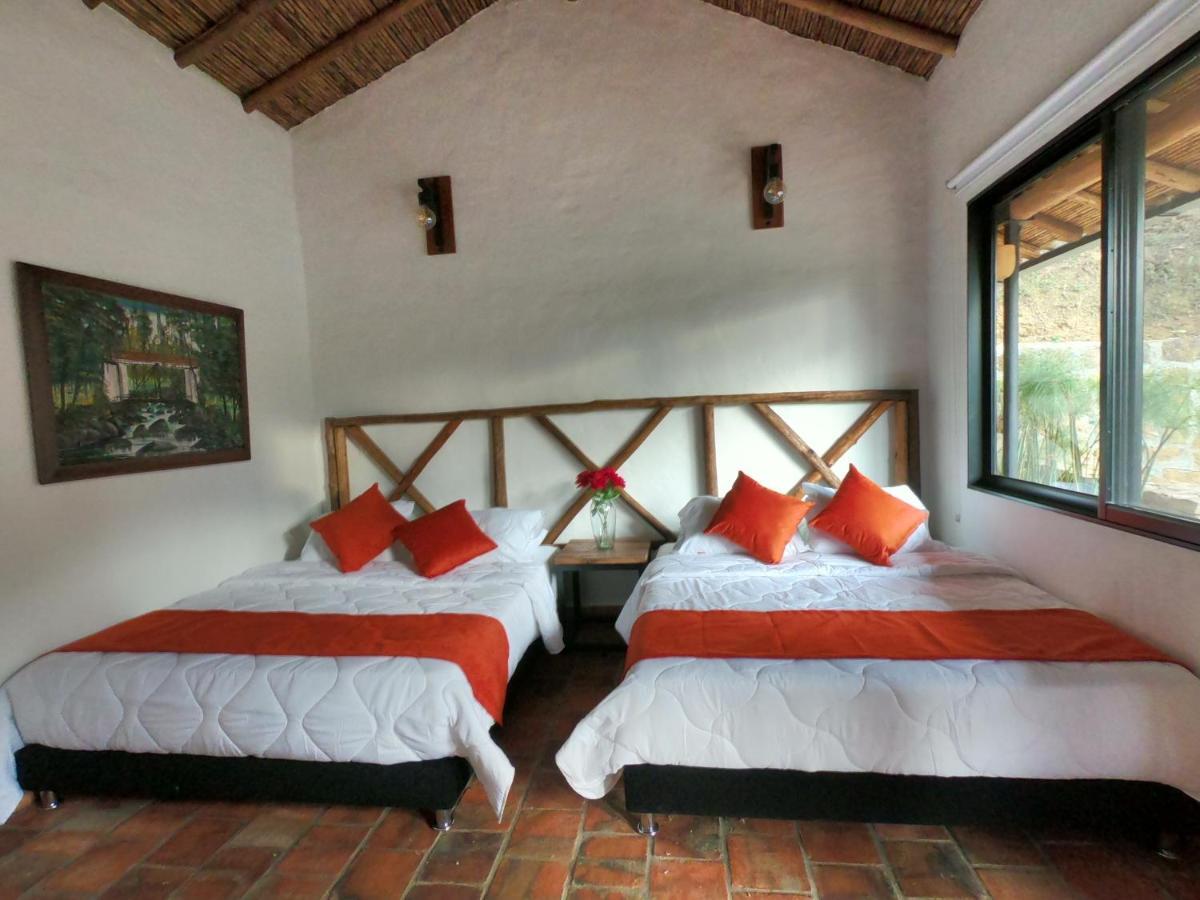 Hotel Casas De Campo El Ciruelo San Gil Exteriör bild