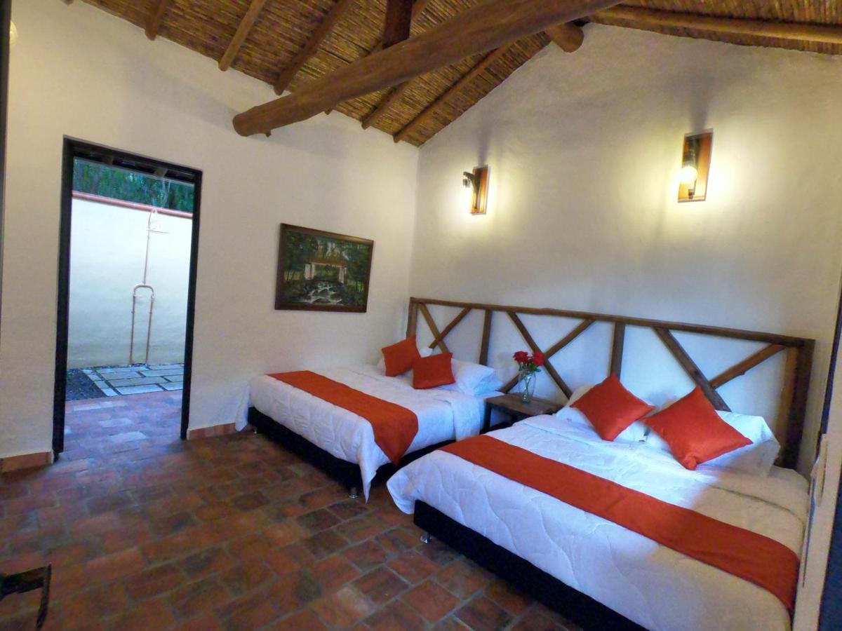 Hotel Casas De Campo El Ciruelo San Gil Exteriör bild